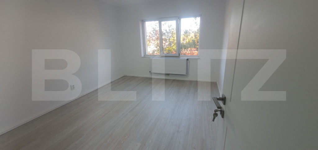 Apartament cu 2 camere semidecomandat, renovat, nemobilat i