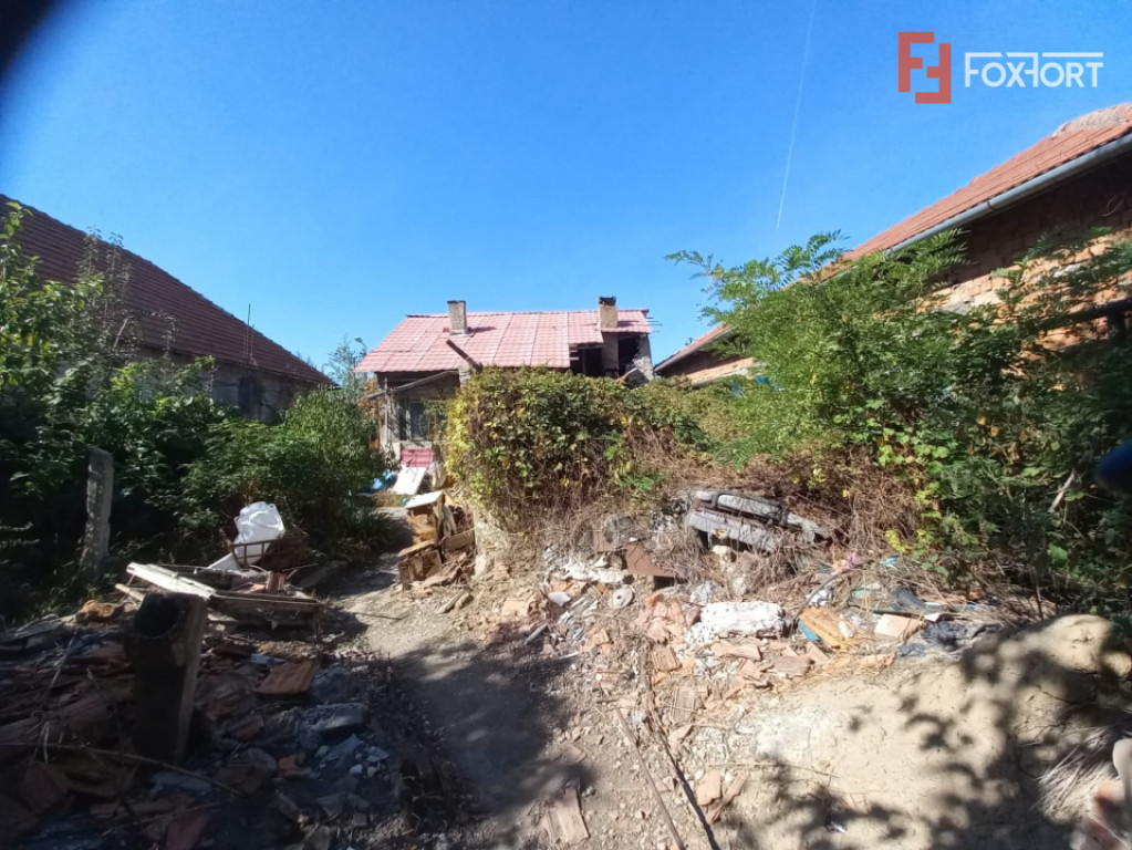 Teren 360 mp cu casa de demolat | Front stradal 14 ml | Cris