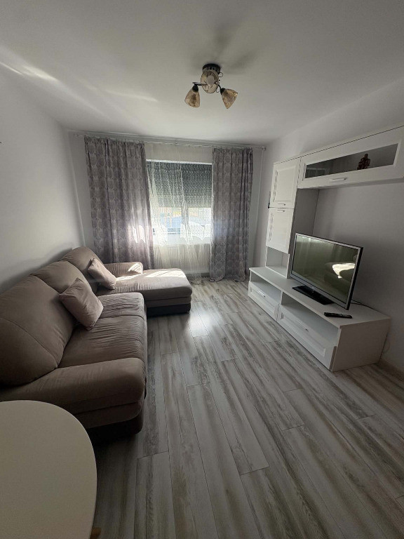Apartament 2 camere zona TRACTORUL,str George Bacovia
