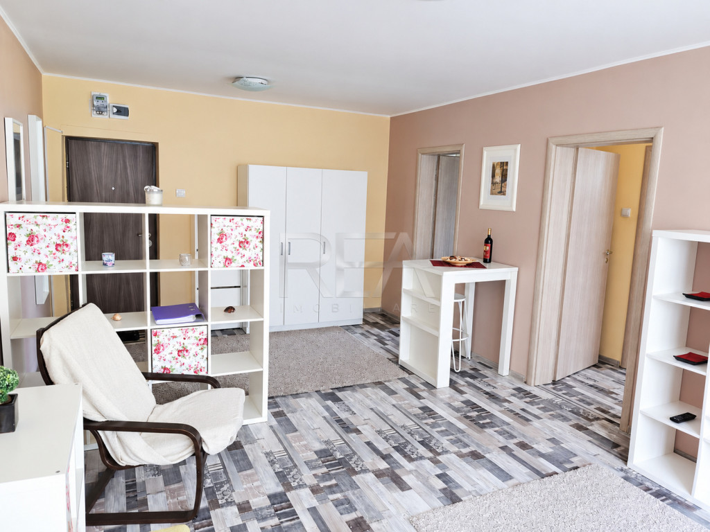 2 camere, la 3 minute de metrou Favorit