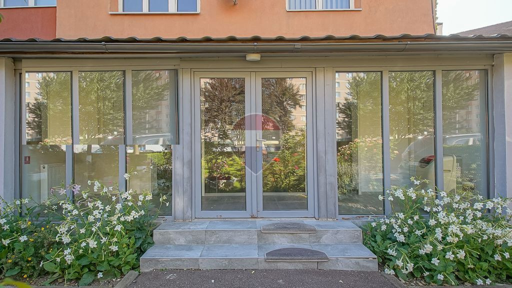 Spațiu comercial de vânzare – Calea București nr. 101, Brașov