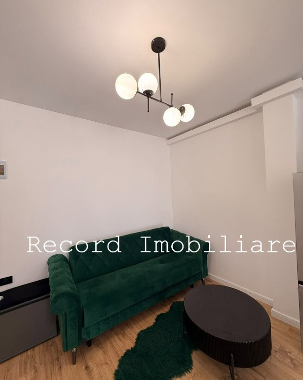Prima inchiriere 2 camere Str.Eroilor blocurile albe