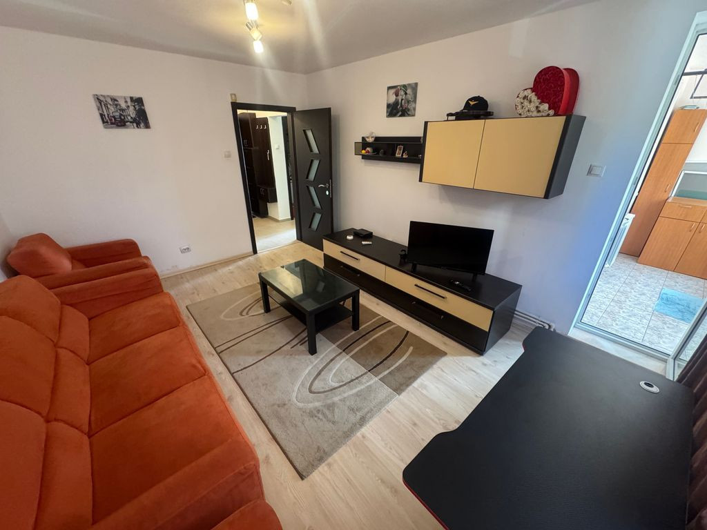 Apartament cu 2 camere zona Tomis 1 Renovat cu Centrala
