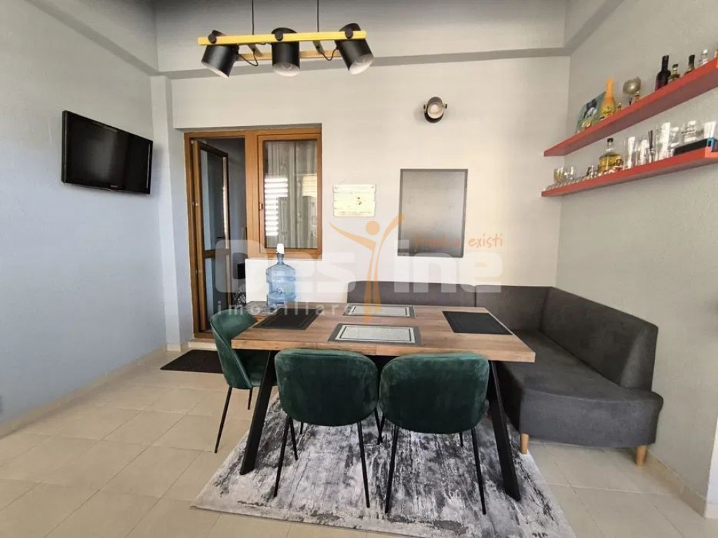 APARTAMENT 3 CAMERE DECOMANDAT CARTIERUL LATIN