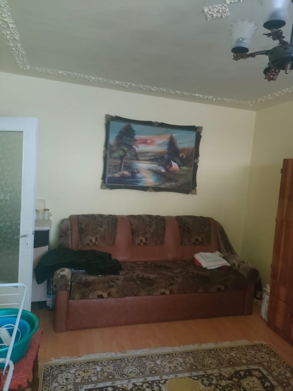Proprietar vând apartament 3 camere decomandat