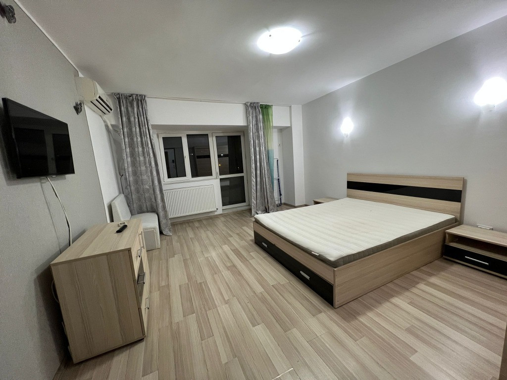 Garsoniera,rond Aba Iulia-Decebal,Bdul. Unirii 75,blocul cu CEC bank