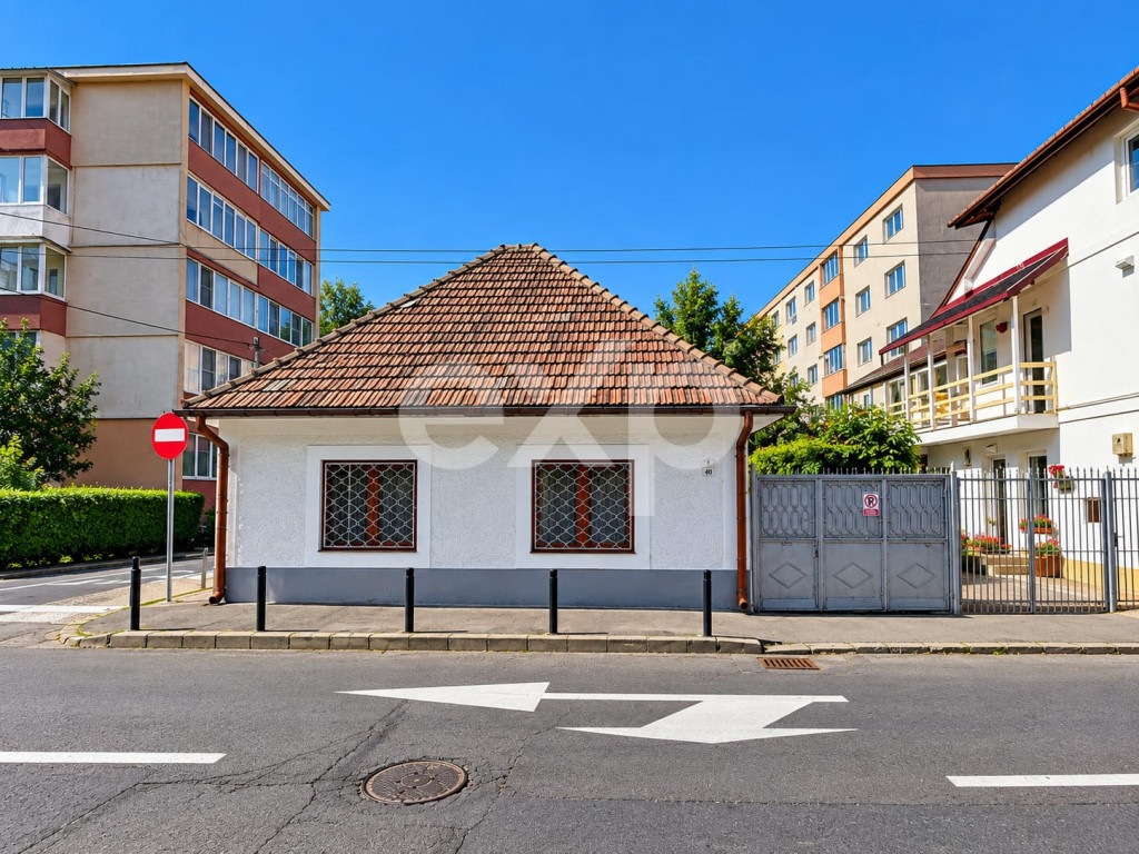 Casa Individuala, 300mp curte, Dublu front, in oras Parcare