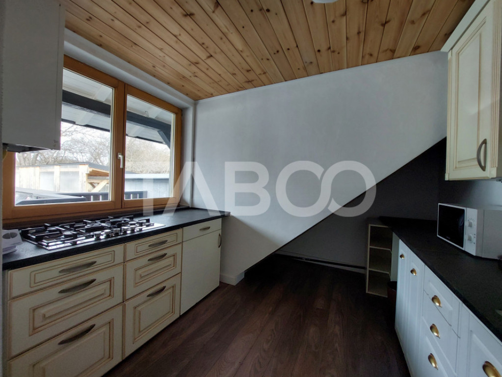 Casa de inchiriat 120 mp 3 camere 2 bucatarii 2 bai zona Gus
