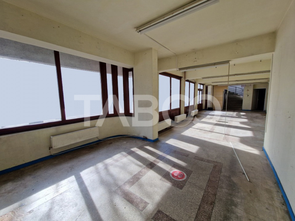 Spatiu comercial sau birouri in Turnisor la parter cu vad st