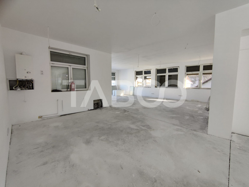 Spatiu comercial de inchiriat la strada intens circulata Cen