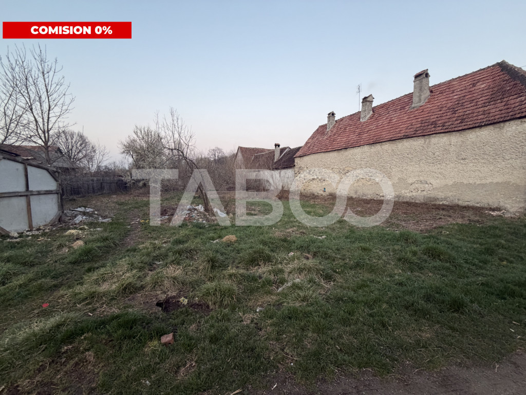Teren intravilan 1770 mp cu utilitati 13m front stradal Comu