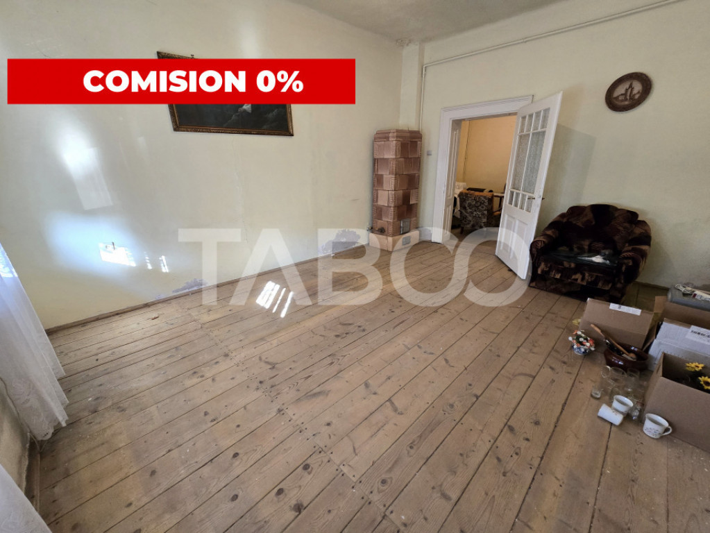 Casa tip duplex de vanzare la curte comuna pivnita in Piata