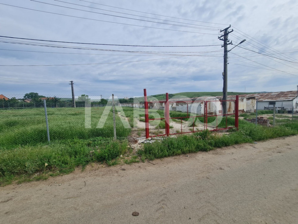 Hala in constructie cu teren intravilan de vanzare in Cut ju