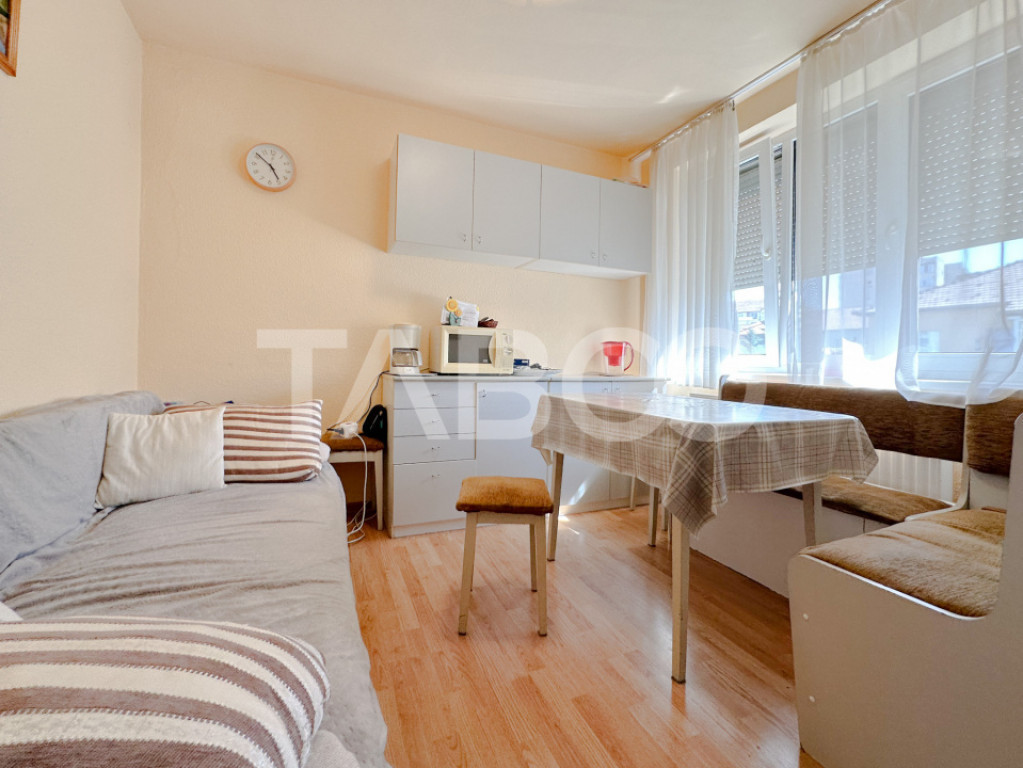 Apartament decomandat 2 camere cu pivnita balcon Mihai Vitea