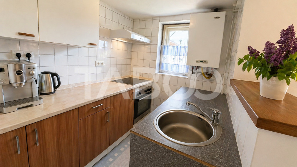 Apartament 3 camere de vanzare la casa si pivnita Selimbar S