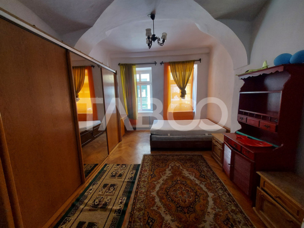 Apartament de vanzare 2 camere 68 mpu pivnita in Centrul Ist