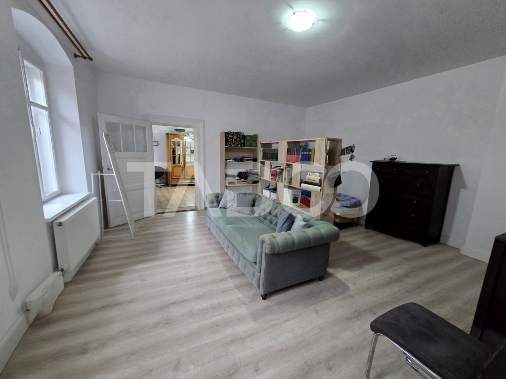 Apartament 2 camere de vanzare la etajul 1 in Centrul Istori