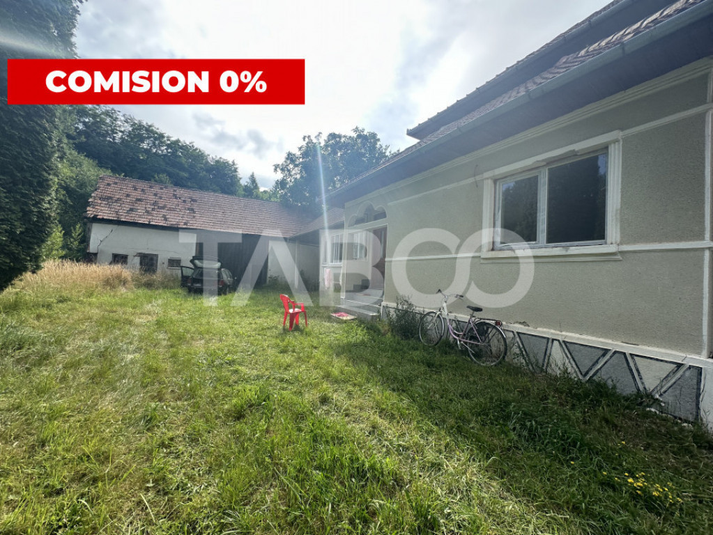 Casa 3 camere 5335 teren liber garaj si anexe in Sinca Vech