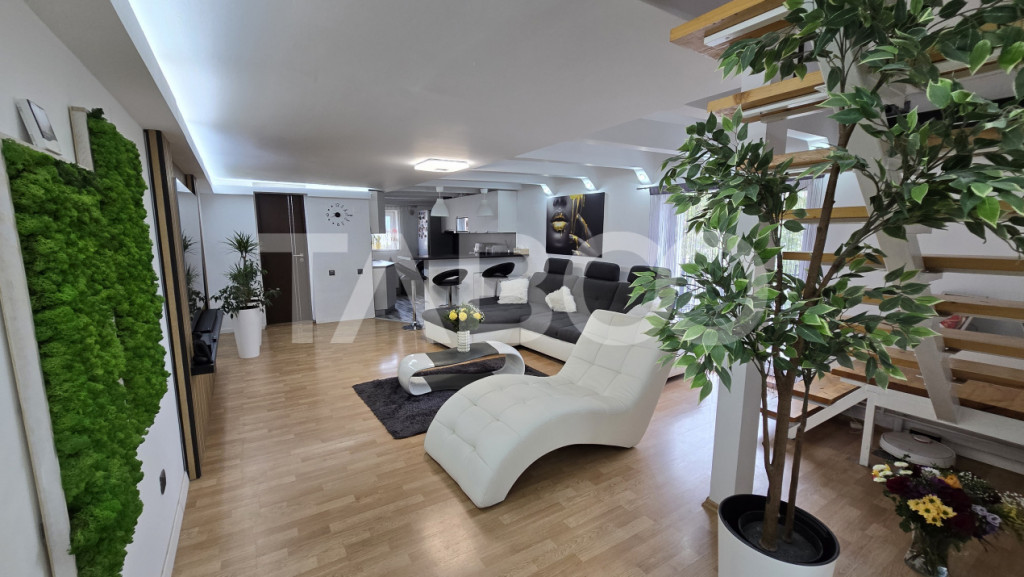 Apartament de 82mp utili cu 4 camere de vanzare in zona Raho