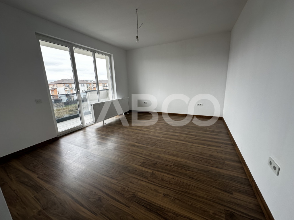 Apartament 2 camere decomandate balcon loc de parcare orient