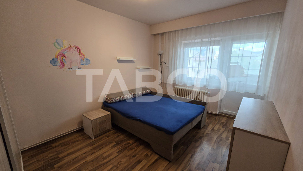Apartament de vanzare 2 camere la etaj intermediar zona Cent