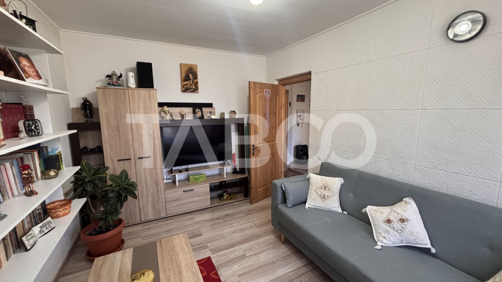Casa 3 camere decomandate 90mp utili +teren 151 mp in Sura M