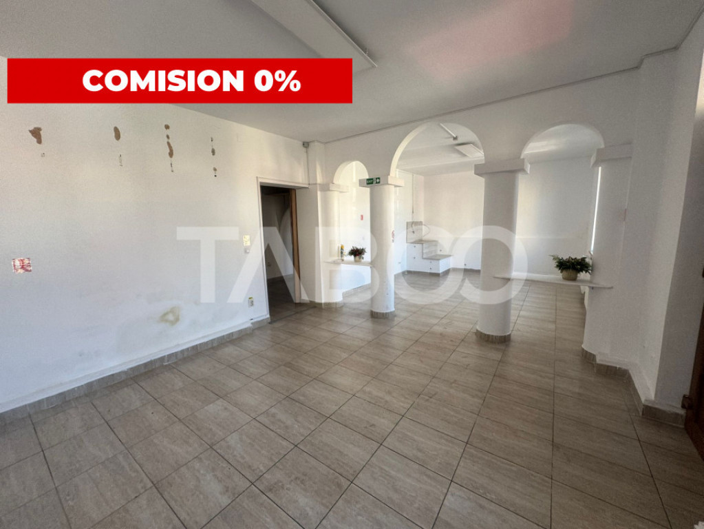 COMISION 0 - Spatiu comercial la strada 3 camere 73 mp Dumbr