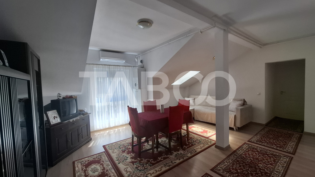 Apartament de vanzare 3 camere decomandat 68 mp zona Turniso