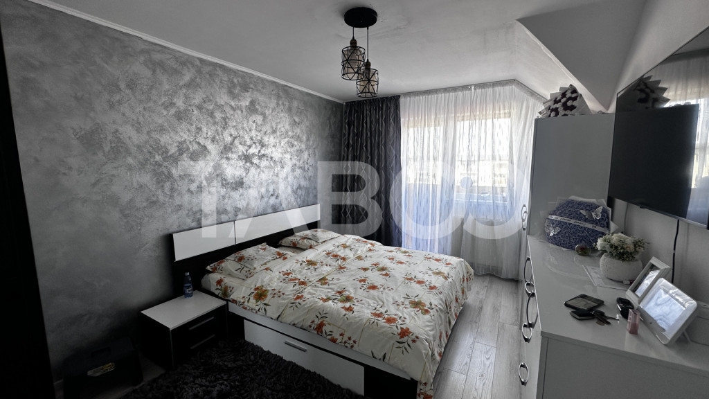 Apartament de vanzare 3 camere decomandate loc parcare Selim