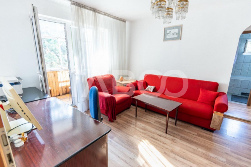Apartament cu 3 camere si garaj de vanzare in cartierul Mana