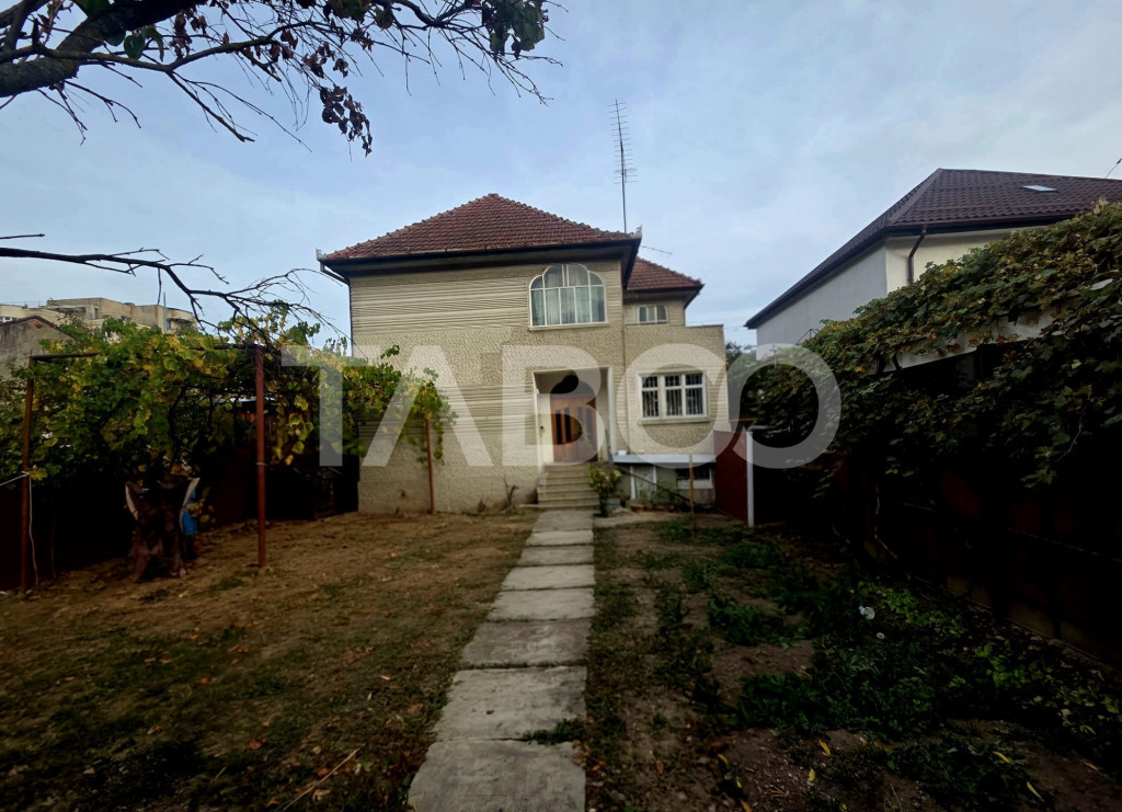 Casa 5 camere 374 mp utili + Anexa 75 mp in punctul 0 al Fag