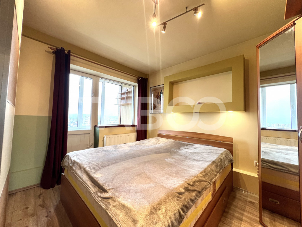 Apartament de vanzare cu 3 camere si balcon Mihai Viteazul l