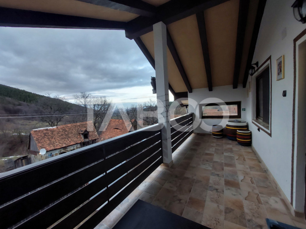Casa de vacanta - pensiune 96 mp teren de 875 mp in Rasinari