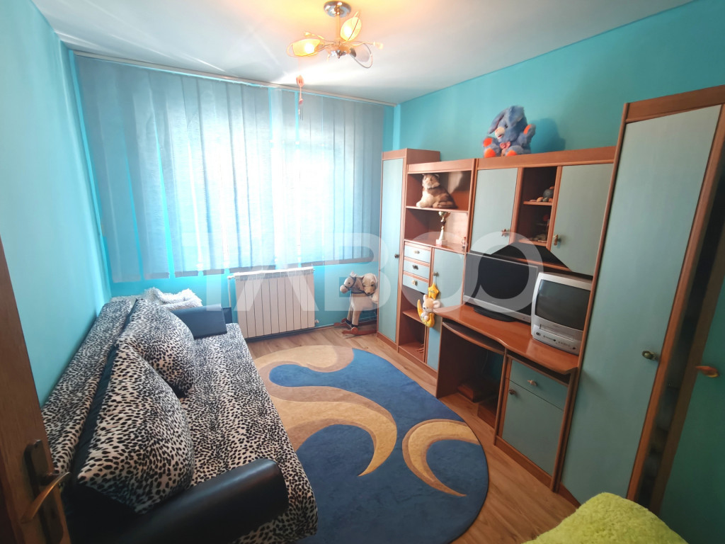 Apartament 4 camere 2 bai 2 balcoane -pivnita - etaj 1 - zon