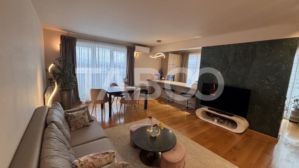 Penthouse 3 camere si doua locuri parcare de vanzare in City