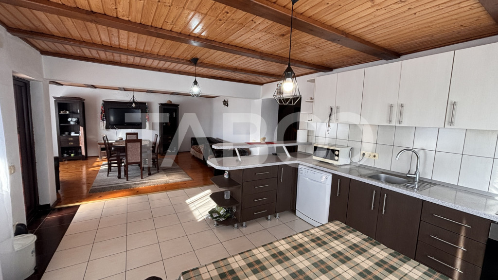 Casa individuala de vanzare zona Sura Mare individuala 900 m