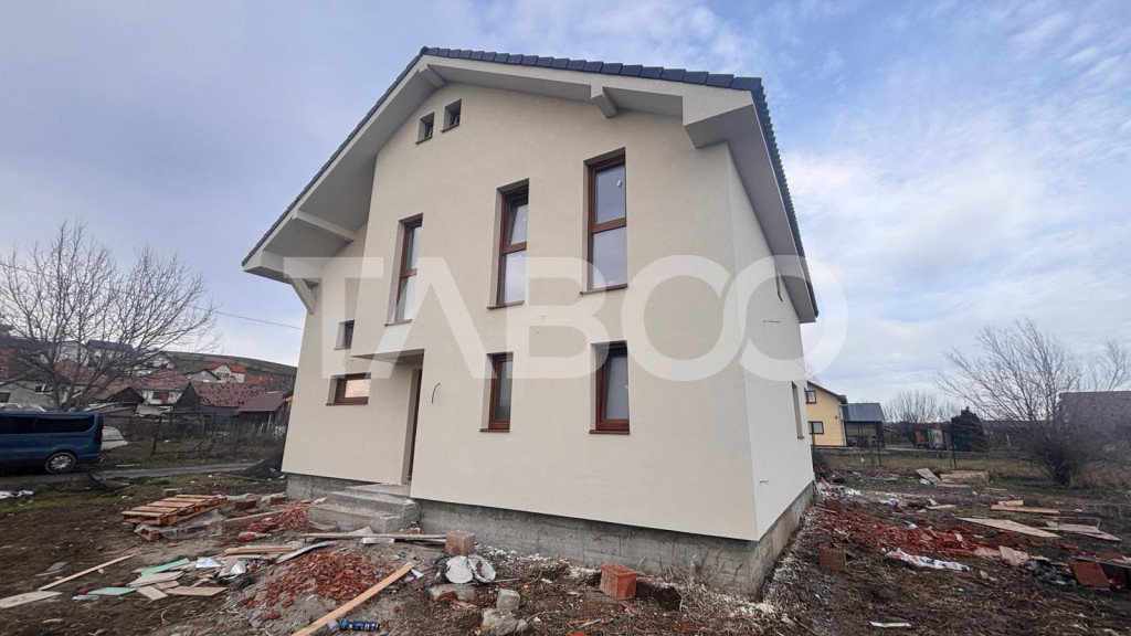 Casa de vanzare individuala constructie noua 2025 Sura Ma