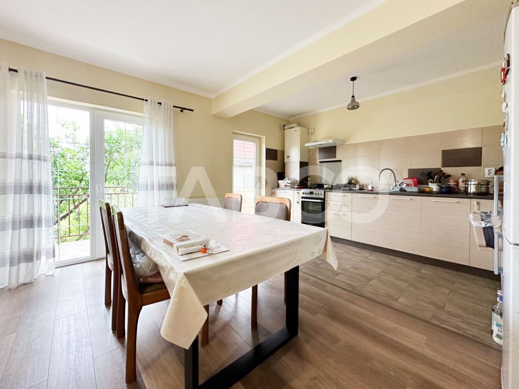 Duplex de vanzare si garaj curte de 100 mp cartierul Borhanc