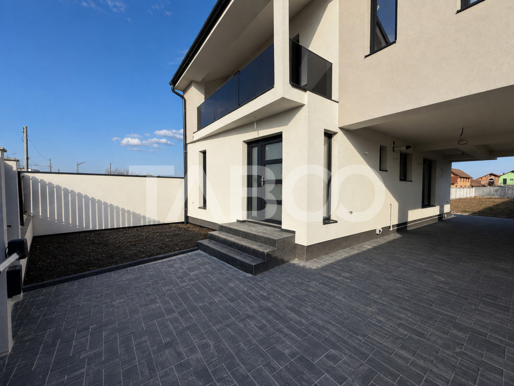 Casa 4 camere individuala teren liber 500 mp zona Piata Cluj