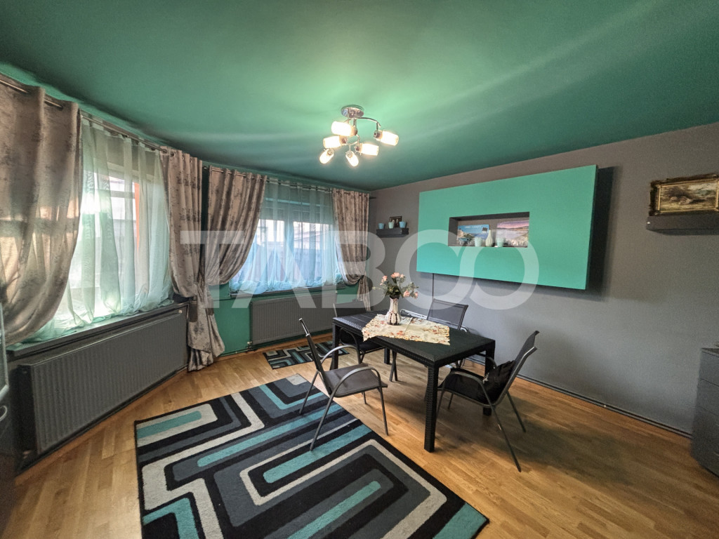Casa individuala de vanzare cu 5 camere spatiu comercial 3