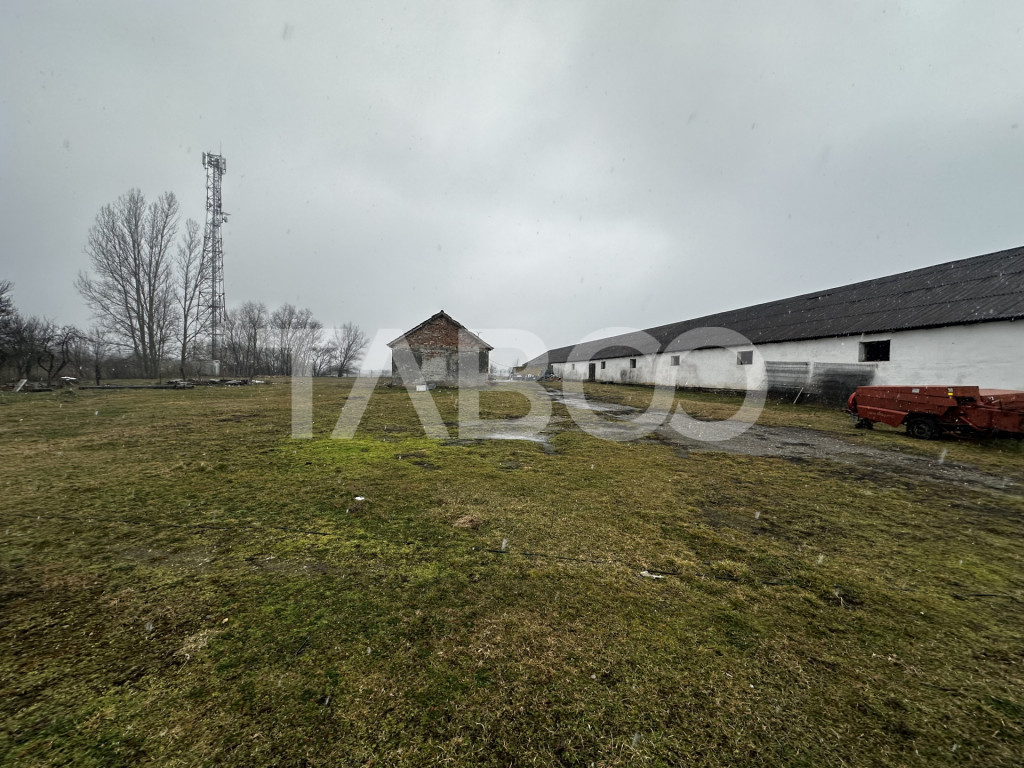 Teren de vanzare 8380 mp cu anexa de 1538 mp Mohu Sibiu