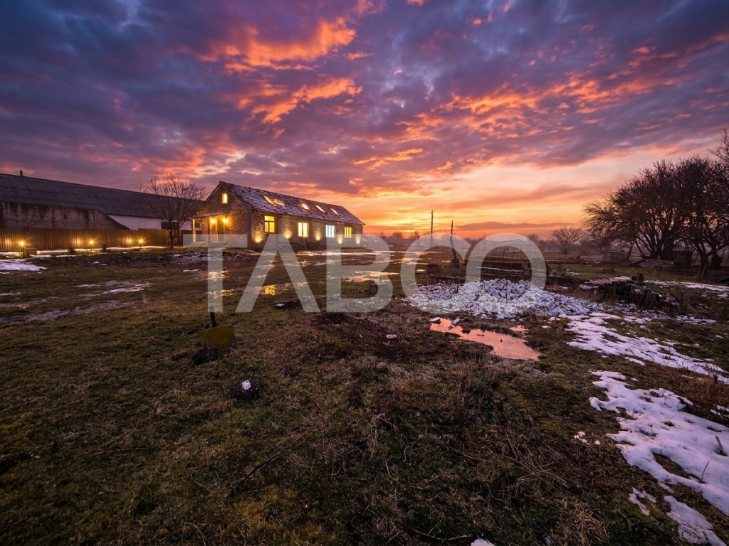Teren de vanzare 8380 mp cu anexa de 1538 mp Sibiu Mohu