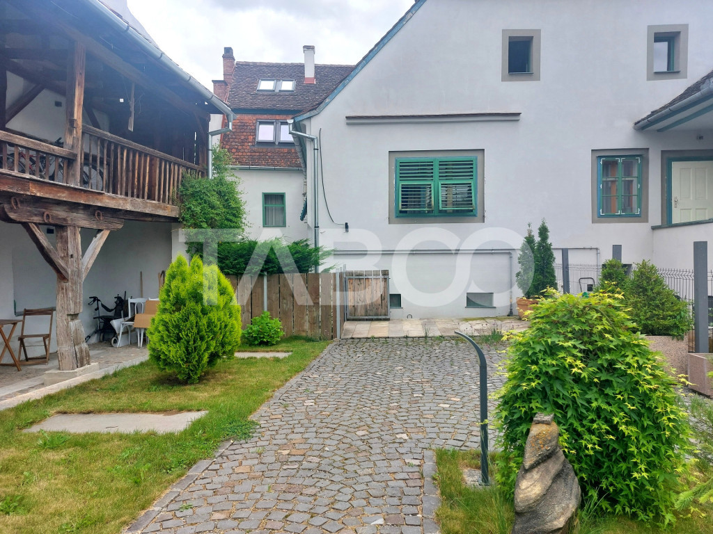 Casa cu 6 apartamente individuale gradina 253 mp langa mall