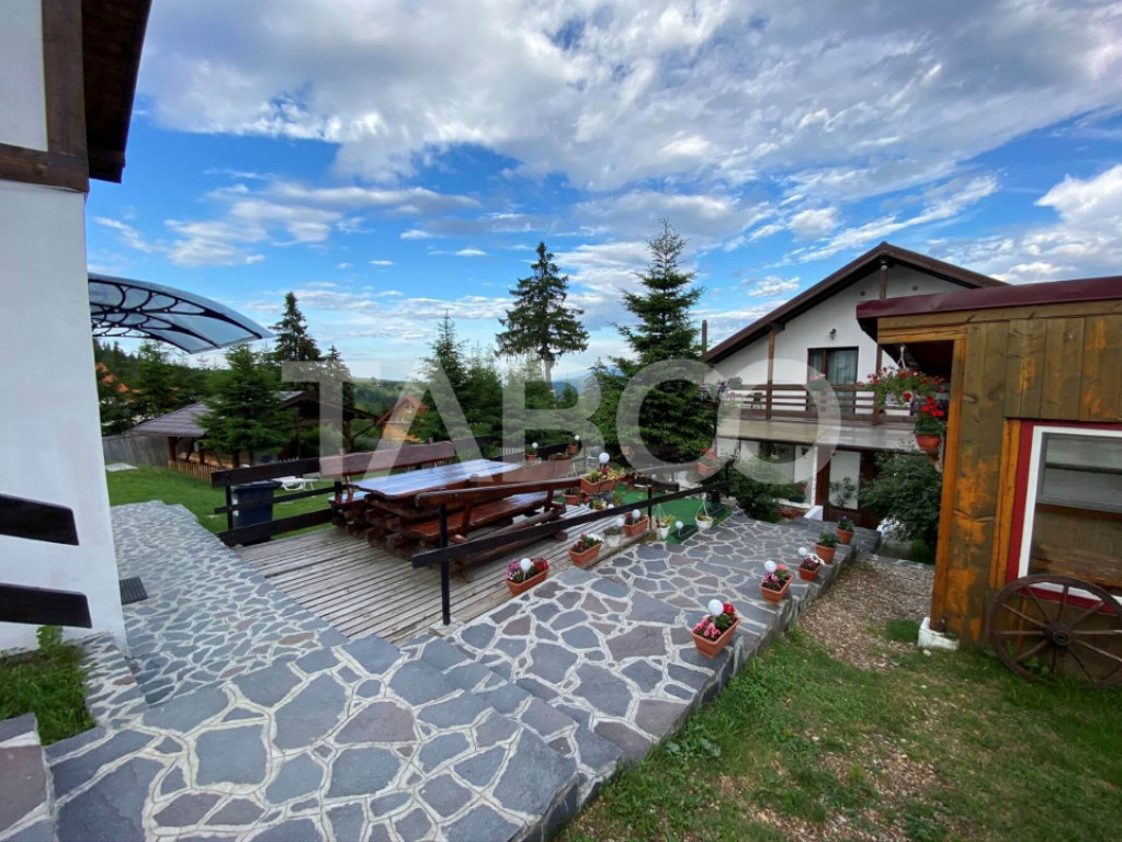 Pensiune de vanzare 10 camere 10 bai 343 mp utili Paltinis S