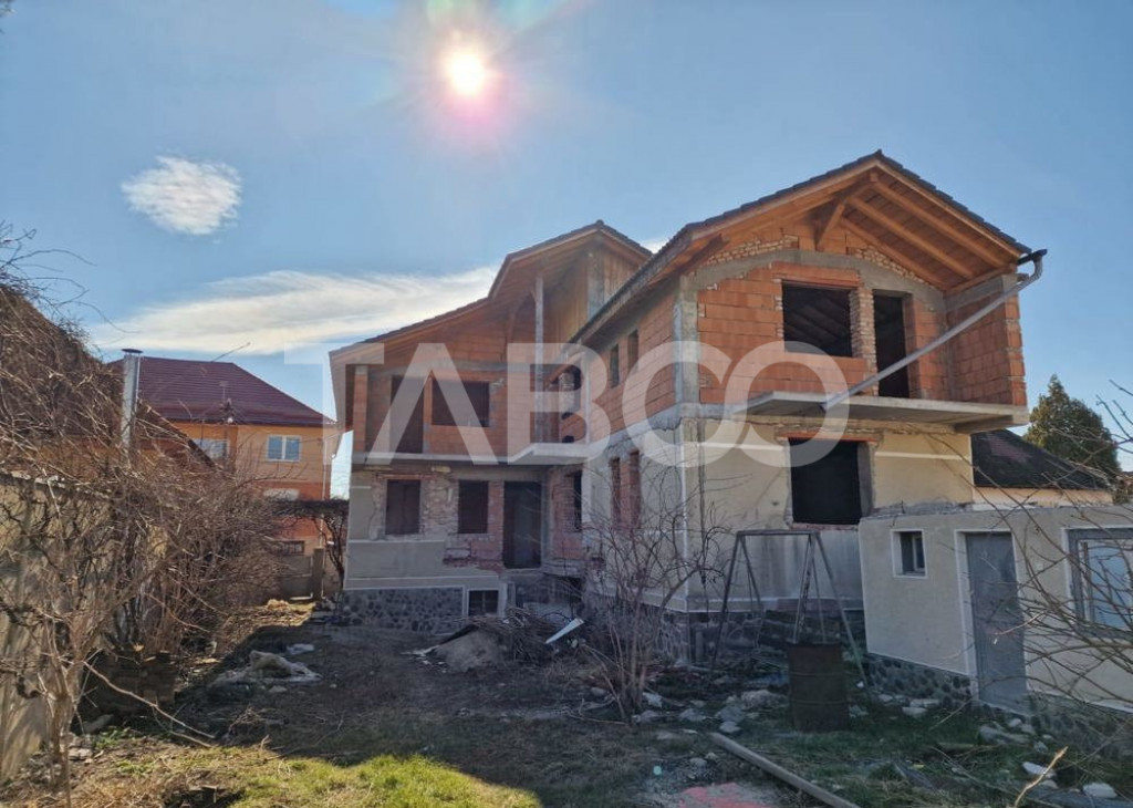 Spatiu comercial/birouri – cladire versatila, configurabil
