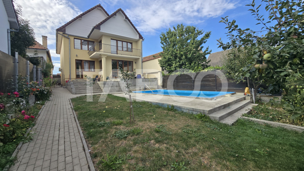 Casa cu piscina 5 camere 3 bai de vanzare in Turnisor Sibiu