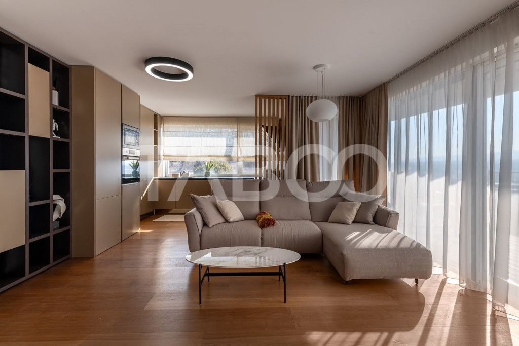 Apartament de lux de vanzare cu 3 camere cu gradina de 200 m
