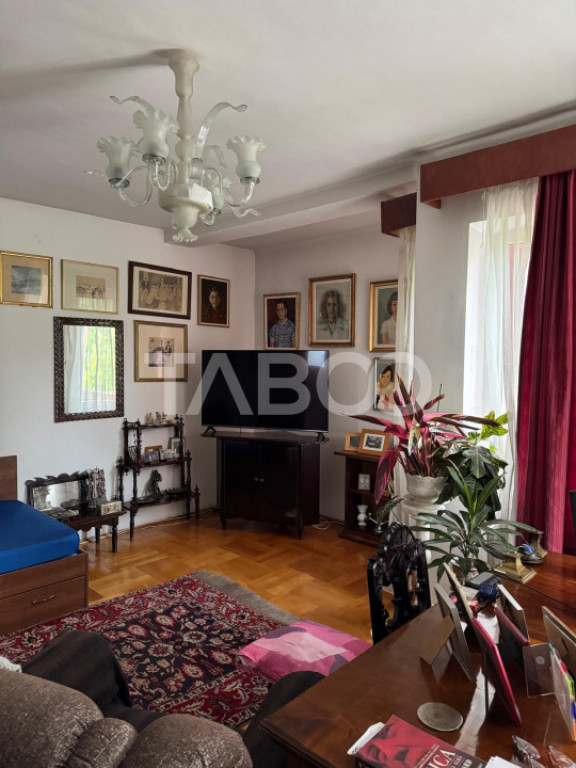 Casa individuala cu garaj de vanzare in Andrei Muresanu