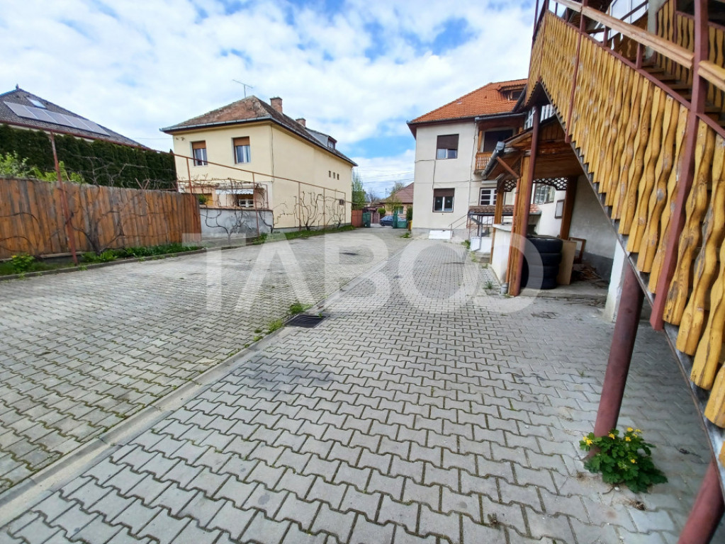 1200 mp teren cu casa individuala de renovat in zona buna d