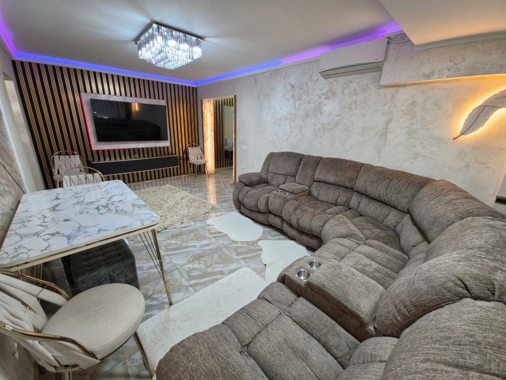 Tomis Nord Cambrige School apartament 4 camere renovat integ